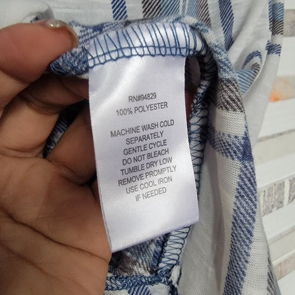 ✨Size S Derek Heart Women's Plaid Shirt Tunic Top Blouse Sleeveless White Blue - Picture 6 of 7